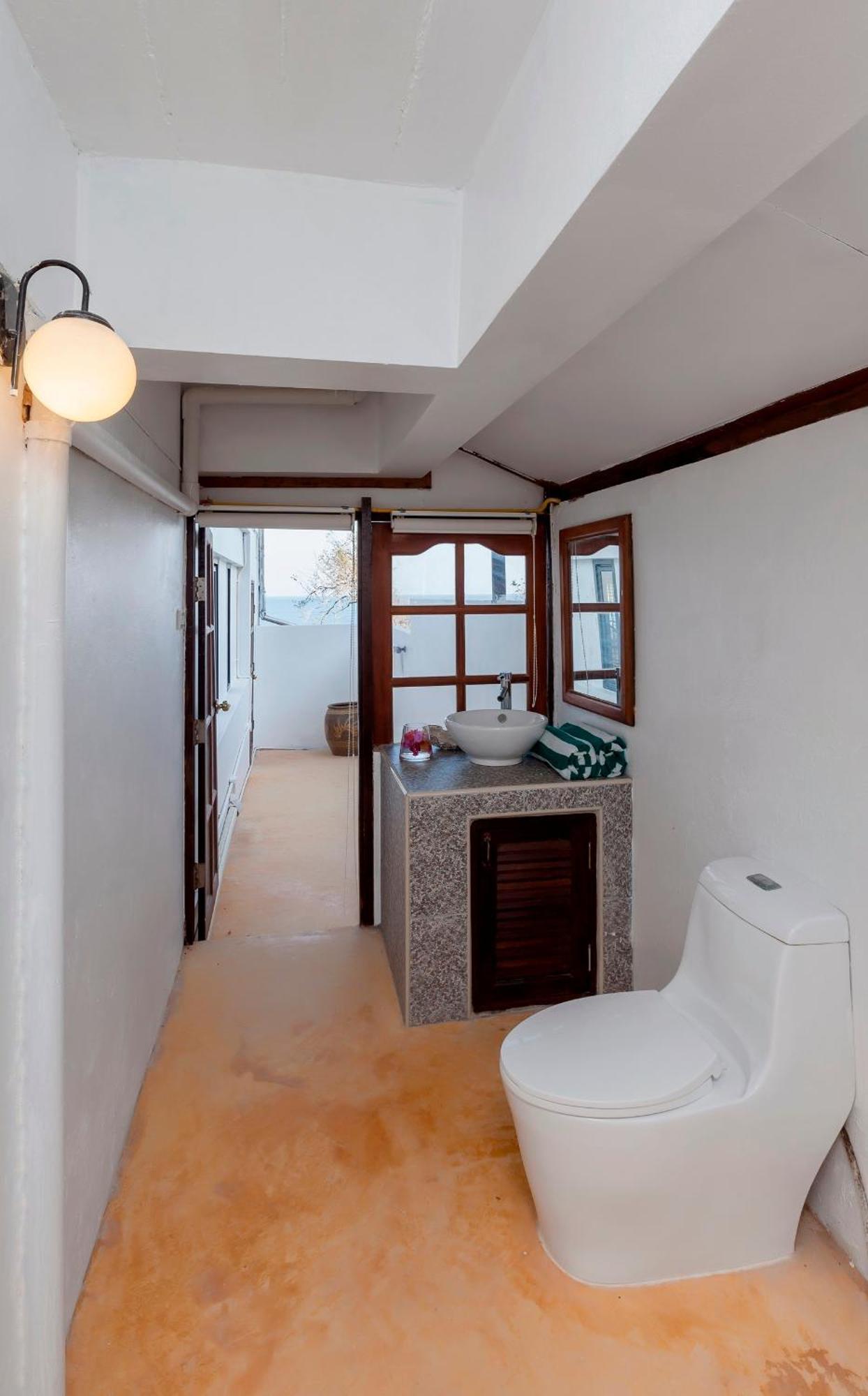 Baan Khunying - Secluded Phuket Beachfront Villa Rawai Zewnętrze zdjęcie