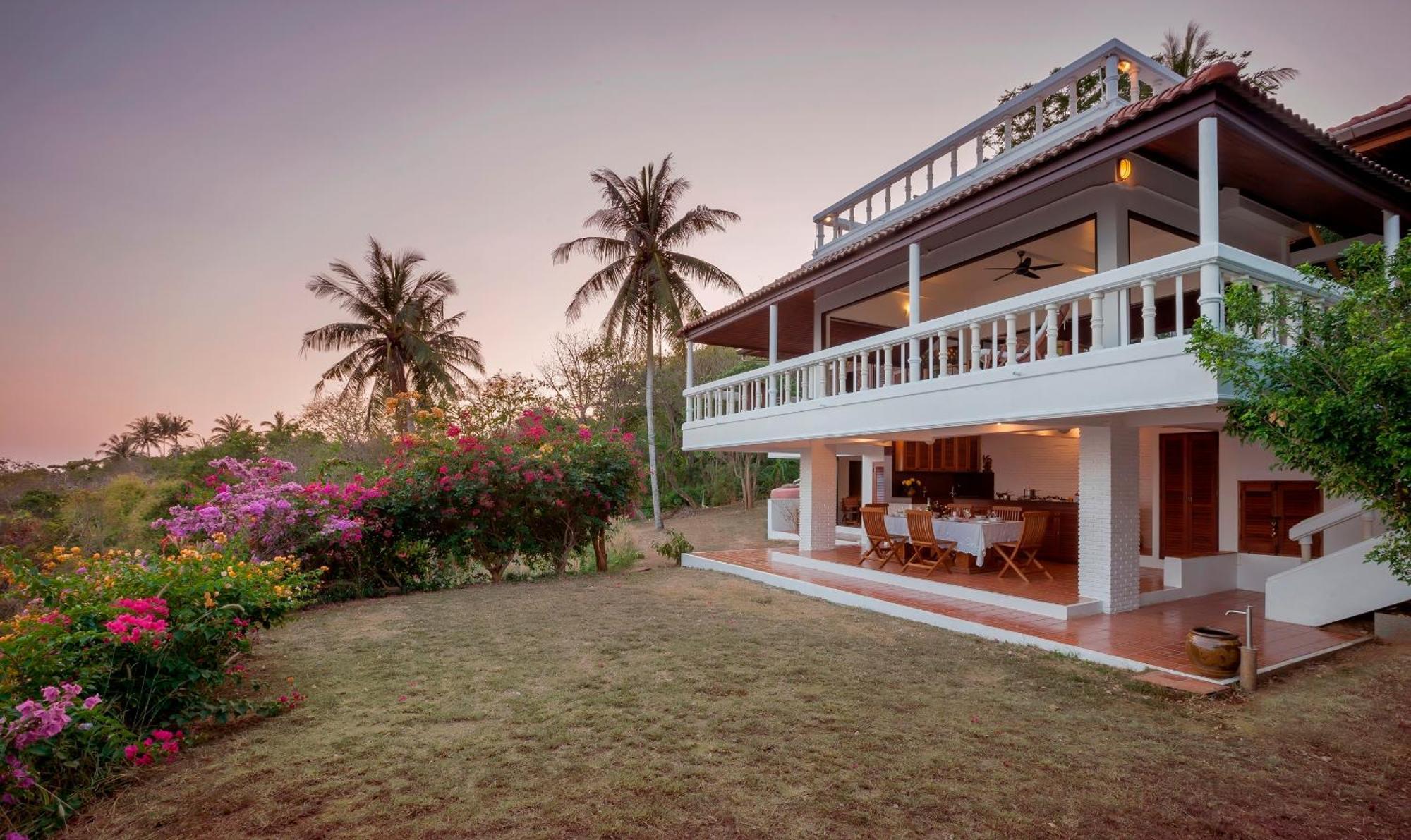 Baan Khunying - Secluded Phuket Beachfront Villa Rawai Zewnętrze zdjęcie