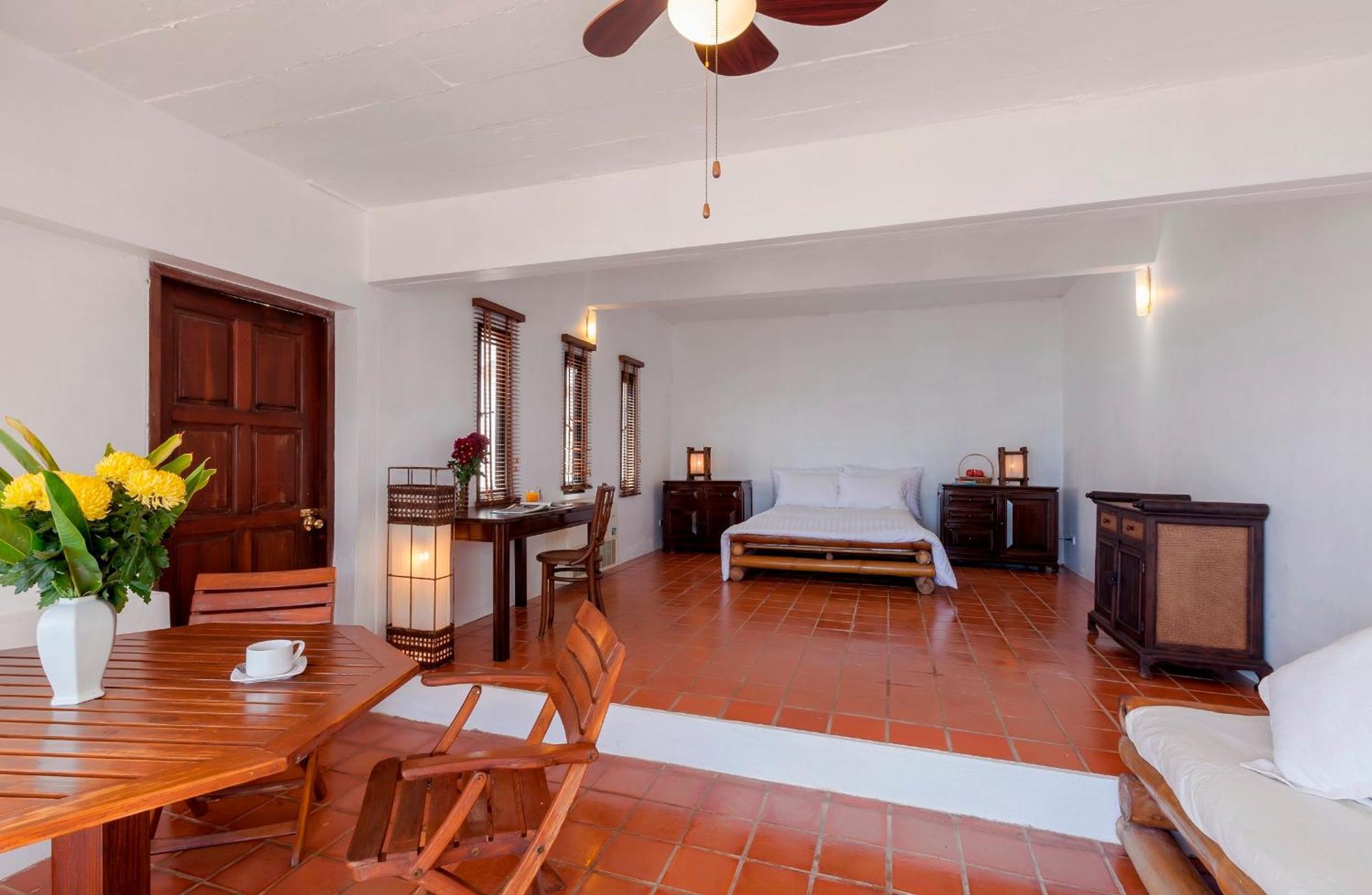 Baan Khunying - Secluded Phuket Beachfront Villa Rawai Zewnętrze zdjęcie