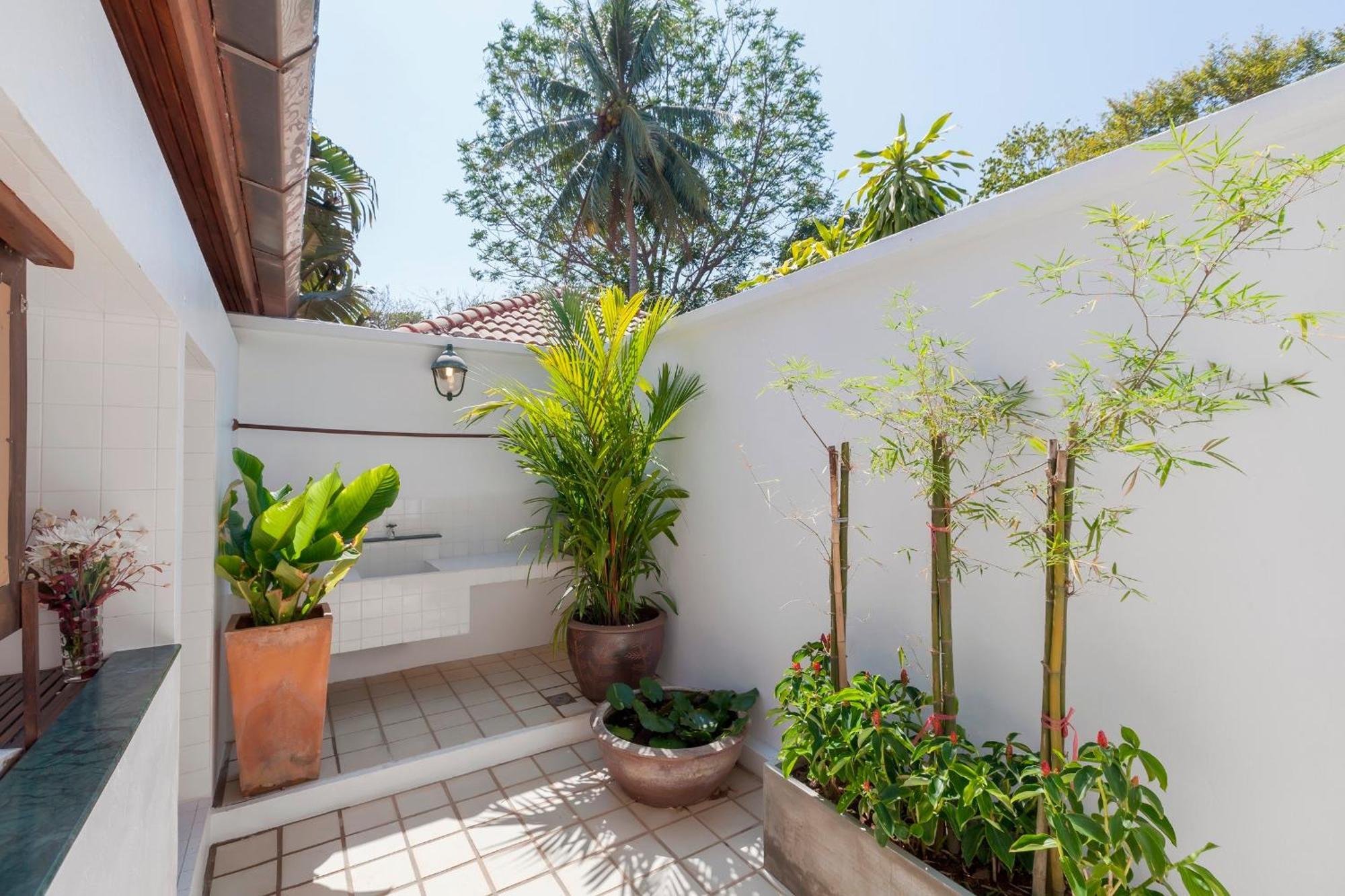 Baan Khunying - Secluded Phuket Beachfront Villa Rawai Zewnętrze zdjęcie