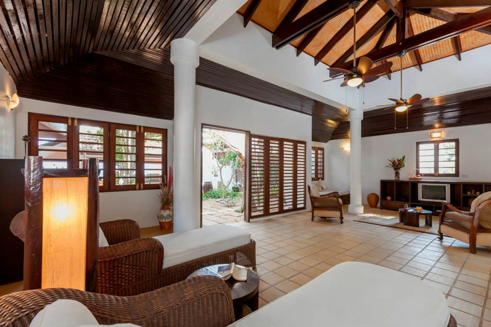 Baan Khunying - Secluded Phuket Beachfront Villa Rawai Zewnętrze zdjęcie