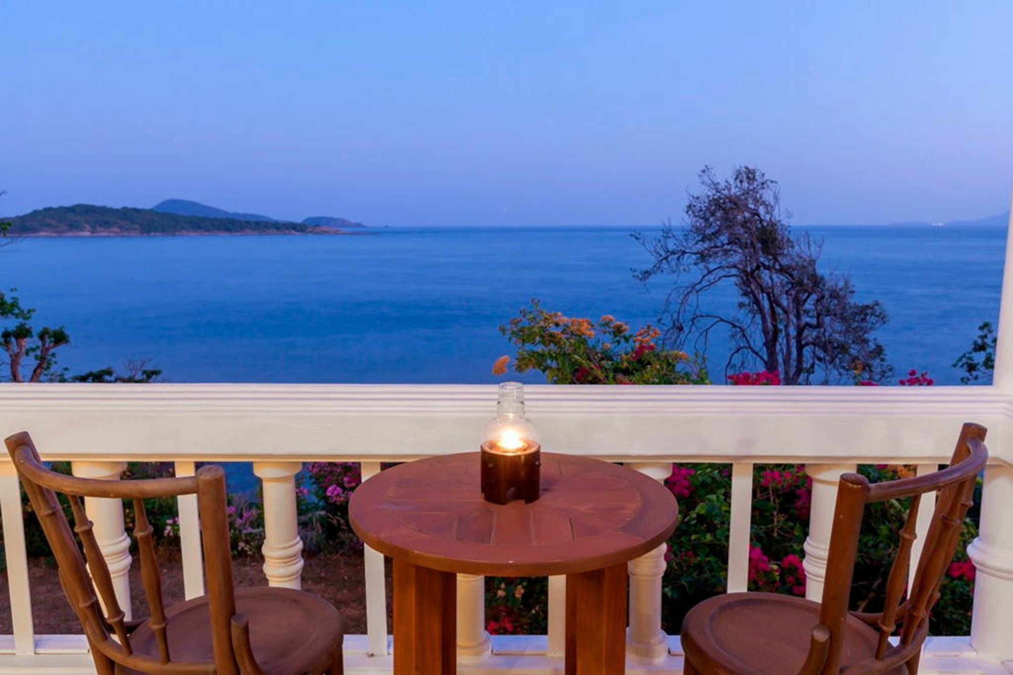 Baan Khunying - Secluded Phuket Beachfront Villa Rawai Zewnętrze zdjęcie